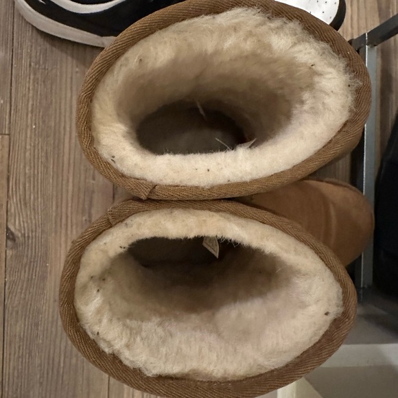 UGGs Classic Short Chestnut - Picture 6 of 7